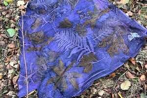 lila leer en kleurdoek blauwhout